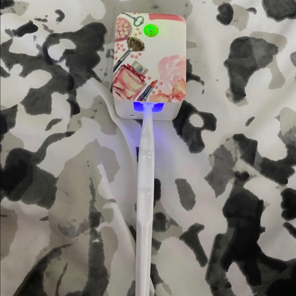 NWT Deep Toothbrush Sanitizer/UV-C Sterilizer.USB Li-Ion Rechargeable Battery.